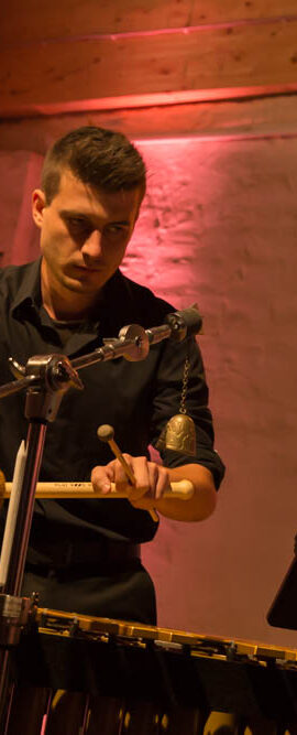 Musiker und Tänzer beim Musikfest auf Schloß und Gut Liebenberg 2022, DKB-Stiftung, Löwenberger Land, Brandenburg