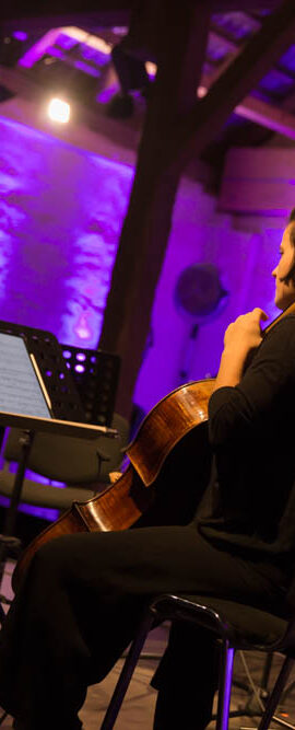 Musiker und Tänzer beim Musikfest auf Schloß und Gut Liebenberg 2022, DKB-Stiftung, Löwenberger Land, Brandenburg