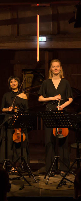 Musiker und Tänzer beim Musikfest auf Schloß und Gut Liebenberg 2022, DKB-Stiftung, Löwenberger Land, Brandenburg